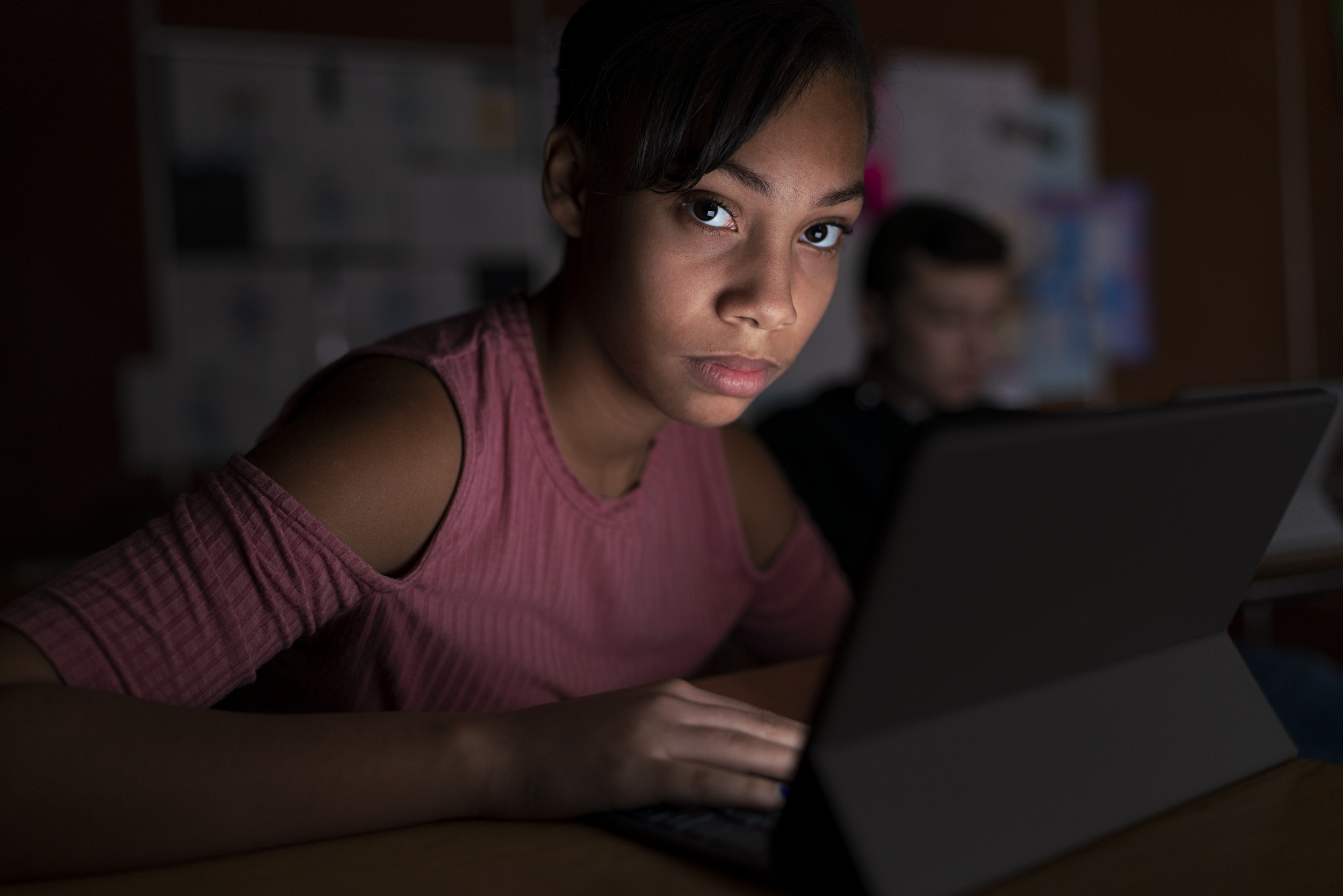 002_03_Students_with_Tech_1538-Edit